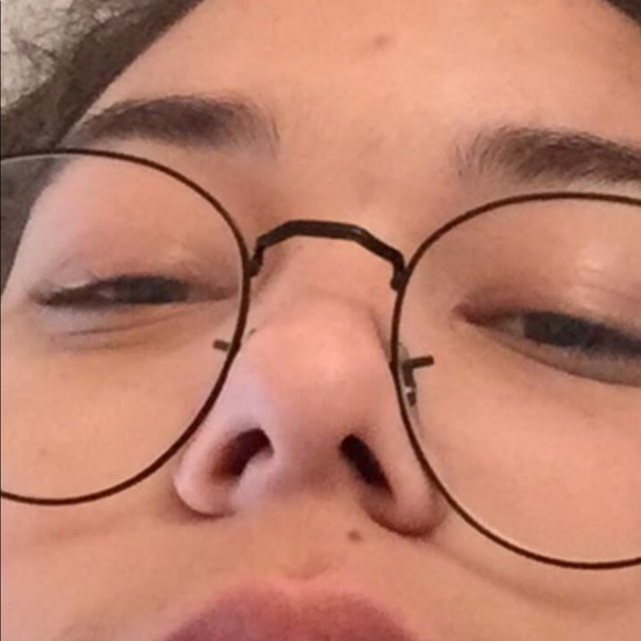 Meet your Posher, Trinity - Picture 1 of 1